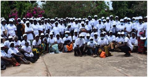 Photo des paysans formés sur la maladie du manioc